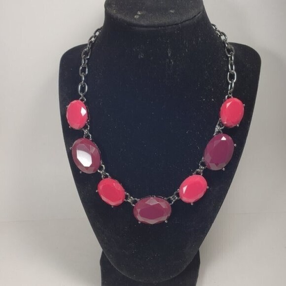 Black Chain - Colorful Plastic Stone Bold Statement Necklace - Women's Jewelry - Picture 6 of 9